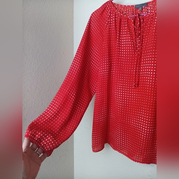 Vince Camuto Red and White Blouse - Picture 4 of 9